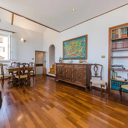 Hintown Felli's House A Nervi