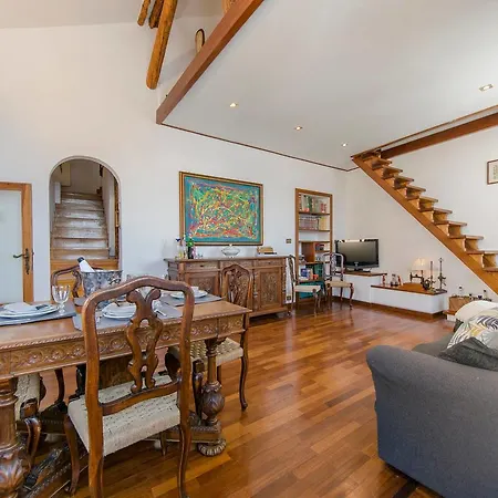 Hintown Felli's House A Nervi