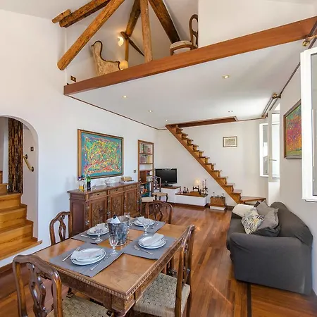 Hintown Felli's House A Apartment